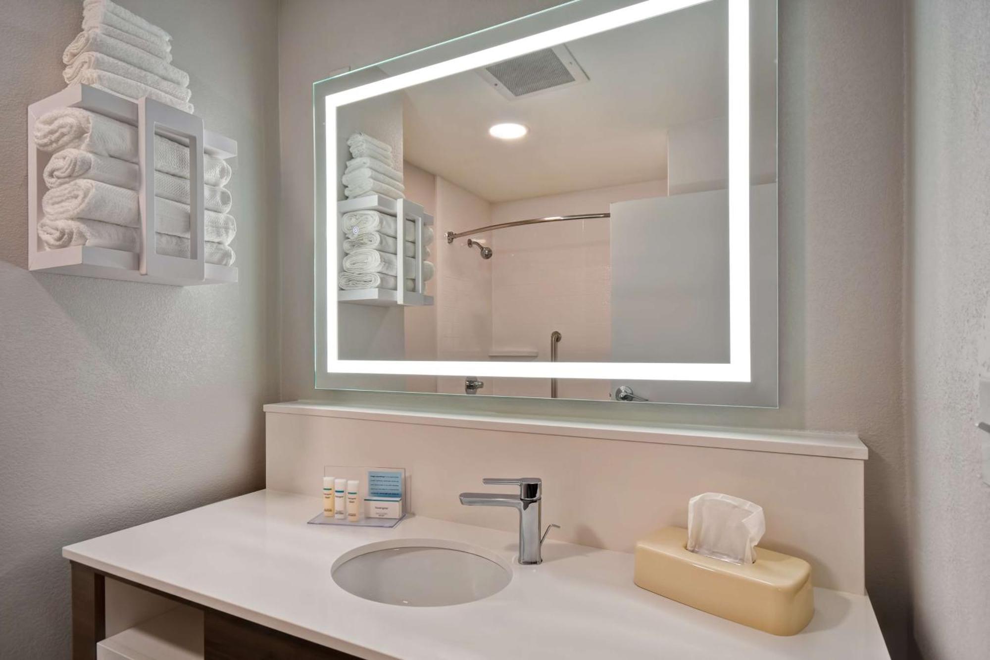Hampton Inn Potomac Mills Γούντμπριτζ Εξωτερικό φωτογραφία