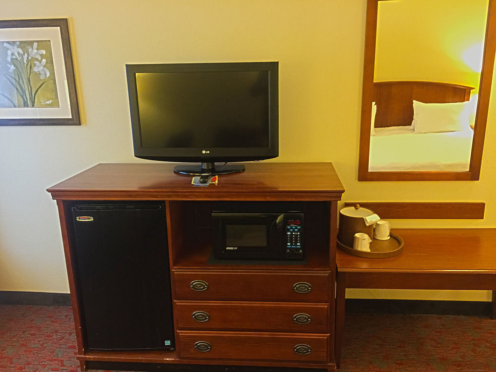 Hampton Inn Potomac Mills Γούντμπριτζ Εξωτερικό φωτογραφία