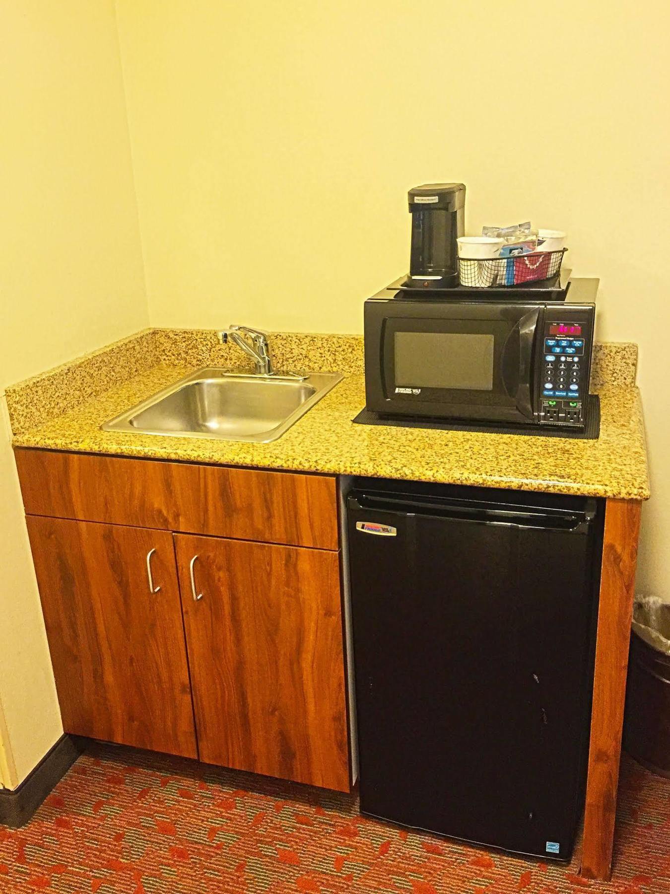Hampton Inn Potomac Mills Γούντμπριτζ Εξωτερικό φωτογραφία